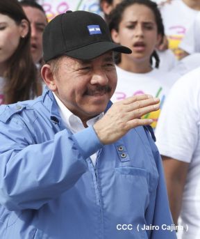 Rosario y Daniel celebran junto al pueblo 38 años de Revolución