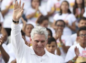 Rosario y Daniel celebran junto al pueblo 38 años de Revolución