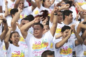 Rosario y Daniel celebran junto al pueblo 38 años de Revolución