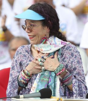 Rosario y Daniel celebran junto al pueblo 38 años de Revolución
