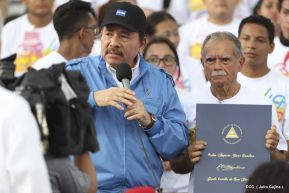 Rosario y Daniel celebran junto al pueblo 38 años de Revolución