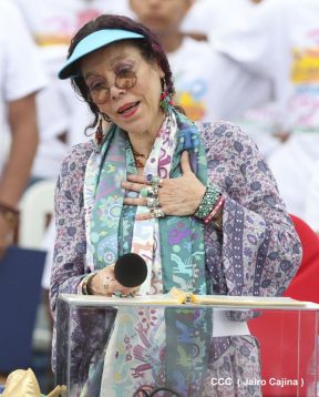 Rosario y Daniel celebran junto al pueblo 38 años de Revolución