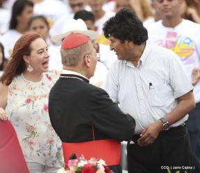 Rosario y Daniel celebran junto al pueblo 38 años de Revolución