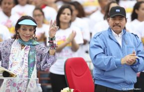 Rosario y Daniel celebran junto al pueblo 38 años de Revolución