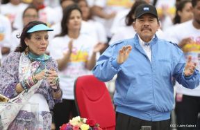Rosario y Daniel celebran junto al pueblo 38 años de Revolución