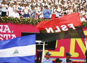 Rosario y Daniel celebran junto al pueblo 38 años de Revolución