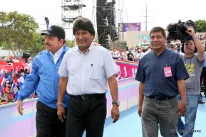Rosario y Daniel celebran junto al pueblo 38 años de Revolución