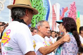 Rosario y Daniel celebran junto al pueblo 38 años de Revolución