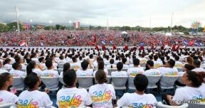 Rosario y Daniel celebran junto al pueblo 38 años de Revolución