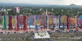 Rosario y Daniel celebran junto al pueblo 38 años de Revolución