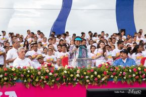 Rosario y Daniel celebran junto al pueblo 38 años de Revolución