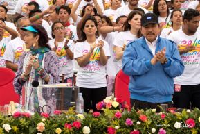 Rosario y Daniel celebran junto al pueblo 38 años de Revolución