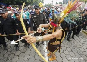 Miles de fieles acompañan a Santo Domingo en su regreso a Las Sierritas