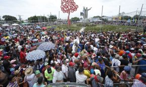 Miles de fieles acompañan a Santo Domingo en su regreso a Las Sierritas