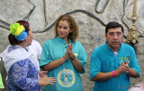 Miles de fieles acompañan a Santo Domingo en su regreso a Las Sierritas