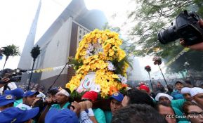 Miles de fieles acompañan a Santo Domingo en su regreso a Las Sierritas