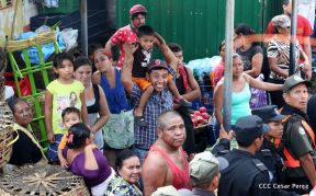 Miles de fieles acompañan a Santo Domingo en su regreso a Las Sierritas