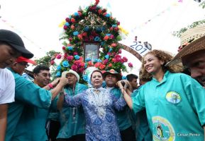 Miles de fieles acompañan a Santo Domingo en su regreso a Las Sierritas