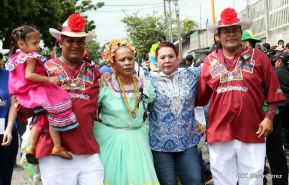Miles de fieles acompañan a Santo Domingo en su regreso a Las Sierritas