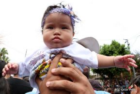 Miles de fieles acompañan a Santo Domingo en su regreso a Las Sierritas