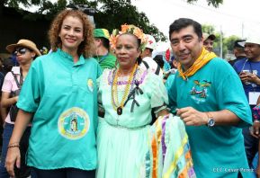 Miles de fieles acompañan a Santo Domingo en su regreso a Las Sierritas