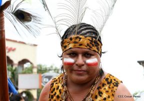 Miles de fieles acompañan a Santo Domingo en su regreso a Las Sierritas