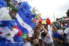 Miles de fieles acompañan a Santo Domingo en su regreso a Las Sierritas