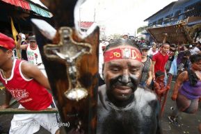Miles de fieles acompañan a Santo Domingo en su regreso a Las Sierritas