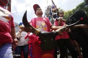 Miles de fieles acompañan a Santo Domingo en su regreso a Las Sierritas