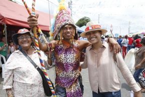 Miles de fieles acompañan a Santo Domingo en su regreso a Las Sierritas