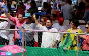 Miles de fieles acompañan a Santo Domingo en su regreso a Las Sierritas