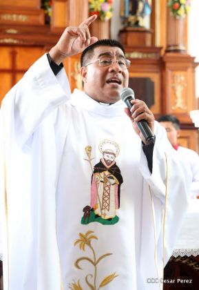 Santo Domingo ya se encuentra en su trono de Las Sierritas