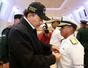 Acto del 37 aniversario de la Fuerza Naval