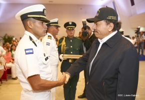 Acto del 37 aniversario de la Fuerza Naval