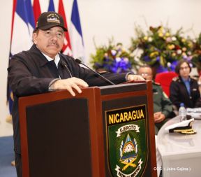 Acto del 37 aniversario de la Fuerza Naval