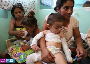 Promotoría Solidaria lleva alegría a niñ@s quemad@s