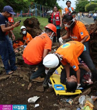Población se prepara ante desastres