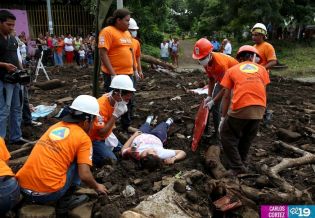 Población se prepara ante desastres