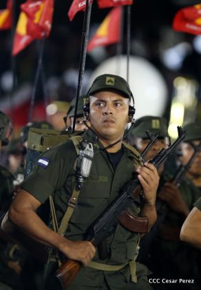 Desfile del Ejército de Nicaragua en saludo a su 38 aniversario