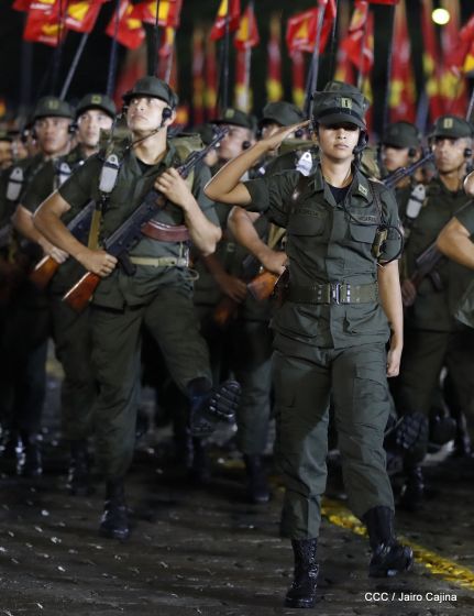 Desfile del Ejército de Nicaragua en saludo a su 38 aniversario