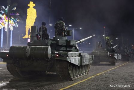 Desfile del Ejército de Nicaragua en saludo a su 38 aniversario