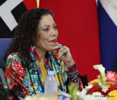 Daniel y Rosario otorgan orden "Ejército de Nicaragua” a Ministro de Defensa de Taiwán