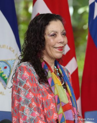 Daniel y Rosario otorgan orden "Ejército de Nicaragua” a Ministro de Defensa de Taiwán