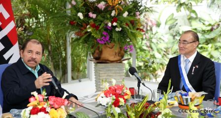 Daniel y Rosario otorgan orden "Ejército de Nicaragua” a Ministro de Defensa de Taiwán