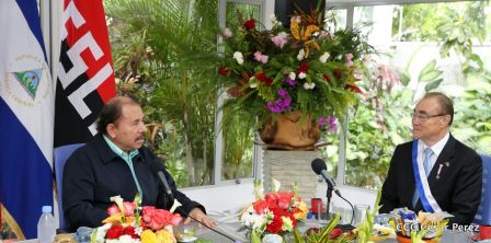 Daniel y Rosario otorgan orden "Ejército de Nicaragua” a Ministro de Defensa de Taiwán