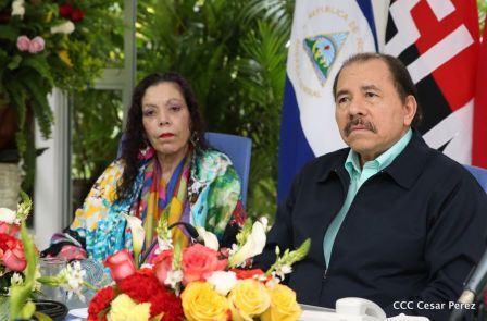 Daniel y Rosario otorgan orden "Ejército de Nicaragua” a Ministro de Defensa de Taiwán