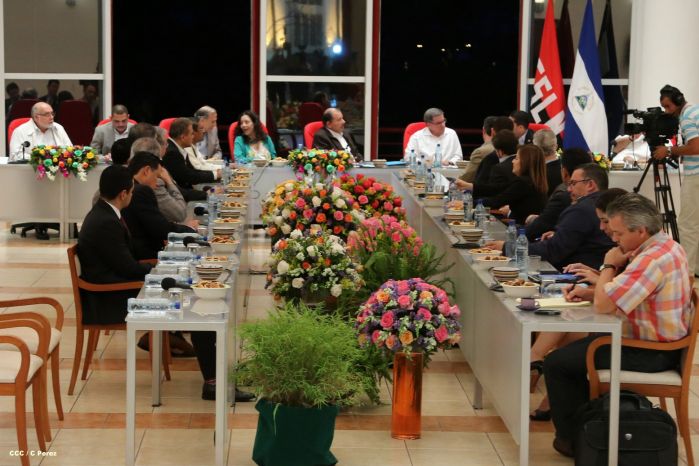 Presidente Daniel se reúne con directivos de AMCHAM