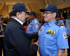 Acto del 38 Aniversario de fundación de la Policía Nacional