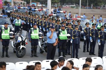 Antorcha Centroamericana es recibida por Daniel y Rosario