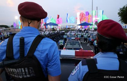 Antorcha Centroamericana es recibida por Daniel y Rosario
